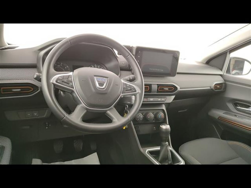 Dacia Sandero usata a Milano (9)
