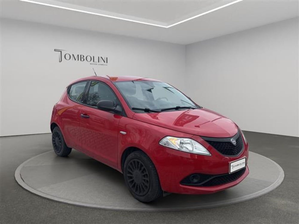 Lancia Ypsilon usata a Macerata (3)