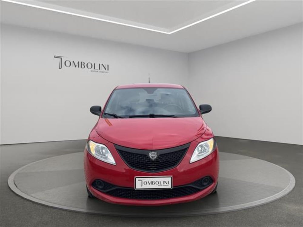 Lancia Ypsilon usata a Macerata (4)