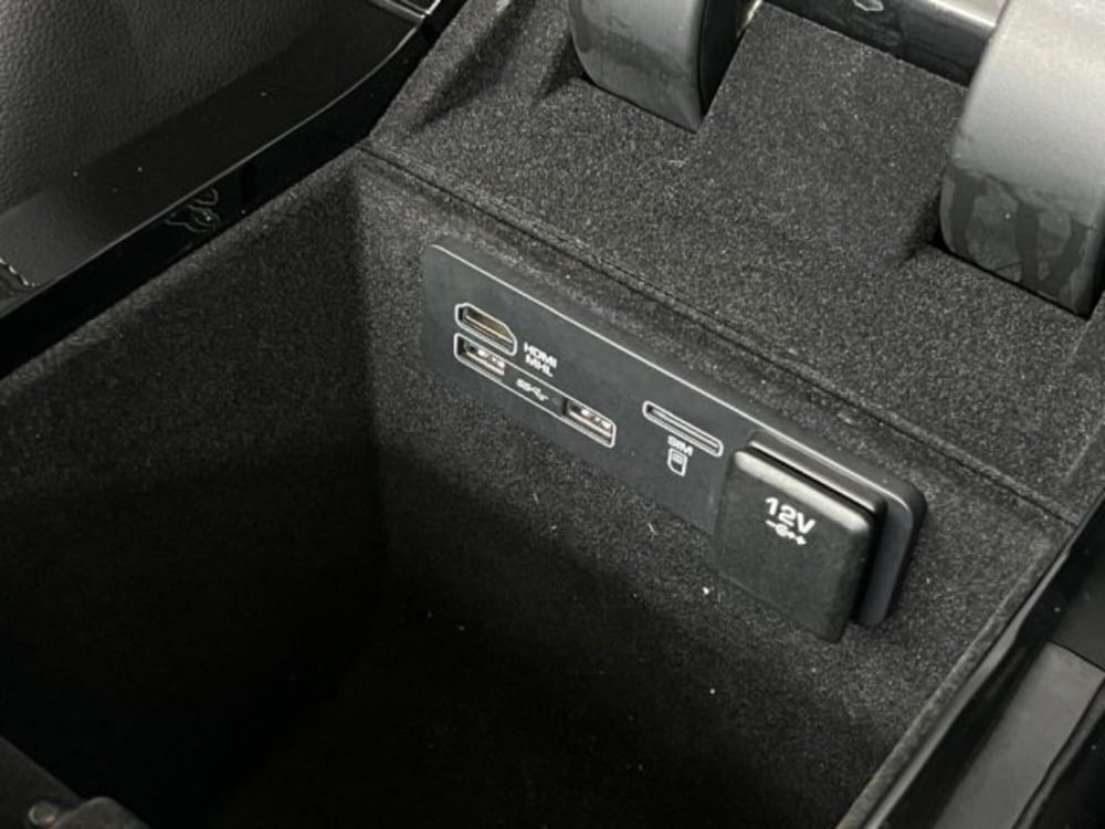 Land Rover Range Rover Velar usata a Trapani (20)