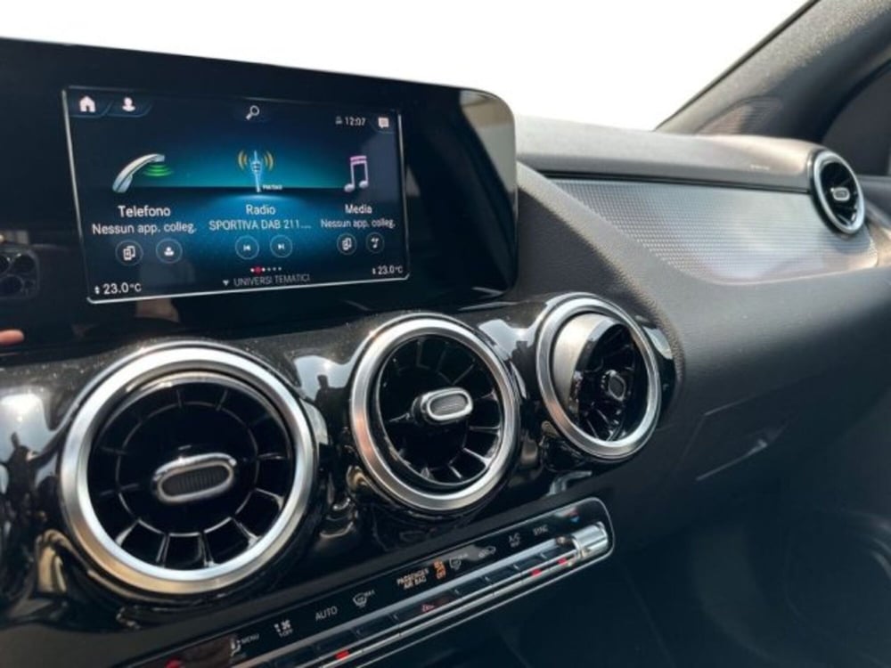 Mercedes-Benz GLA SUV usata a Avellino (12)