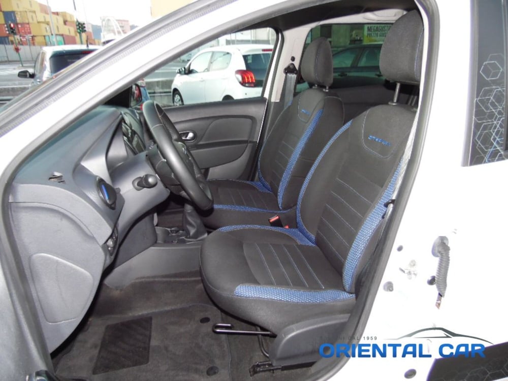 Dacia Logan usata a La Spezia (10)