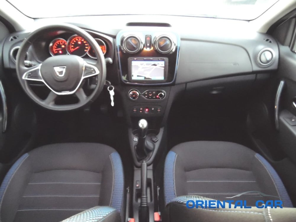 Dacia Logan usata a La Spezia (13)