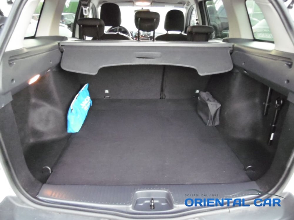 Dacia Logan usata a La Spezia (16)