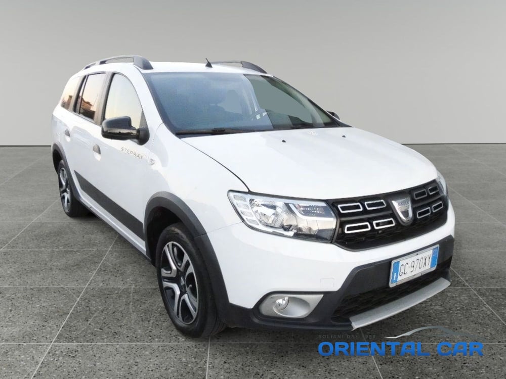 Dacia Logan usata a La Spezia (6)