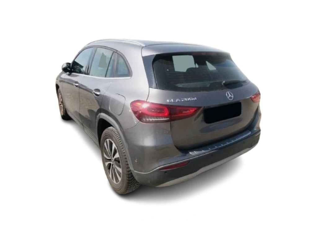 Mercedes-Benz GLA SUV usata a Bari (2)