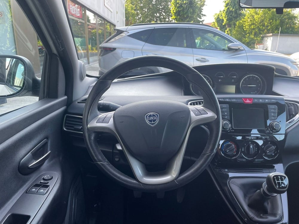 Lancia Ypsilon usata a Vercelli (13)