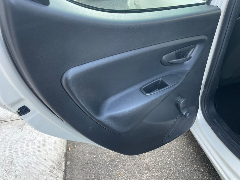 Lancia Ypsilon usata a Vercelli (17)