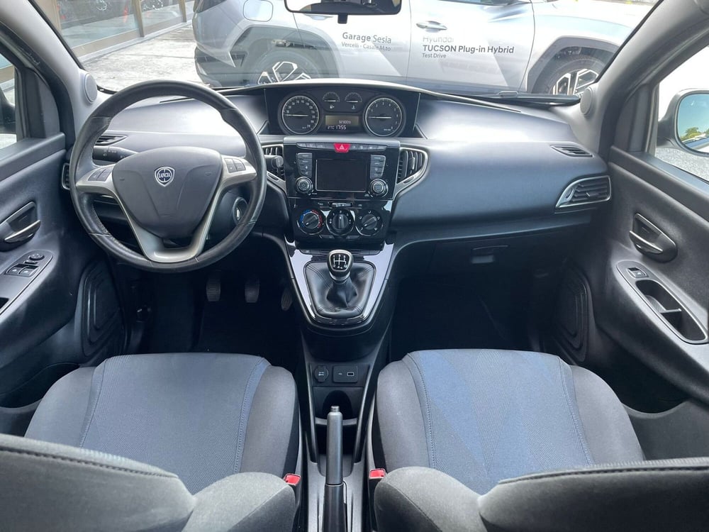 Lancia Ypsilon usata a Vercelli (9)