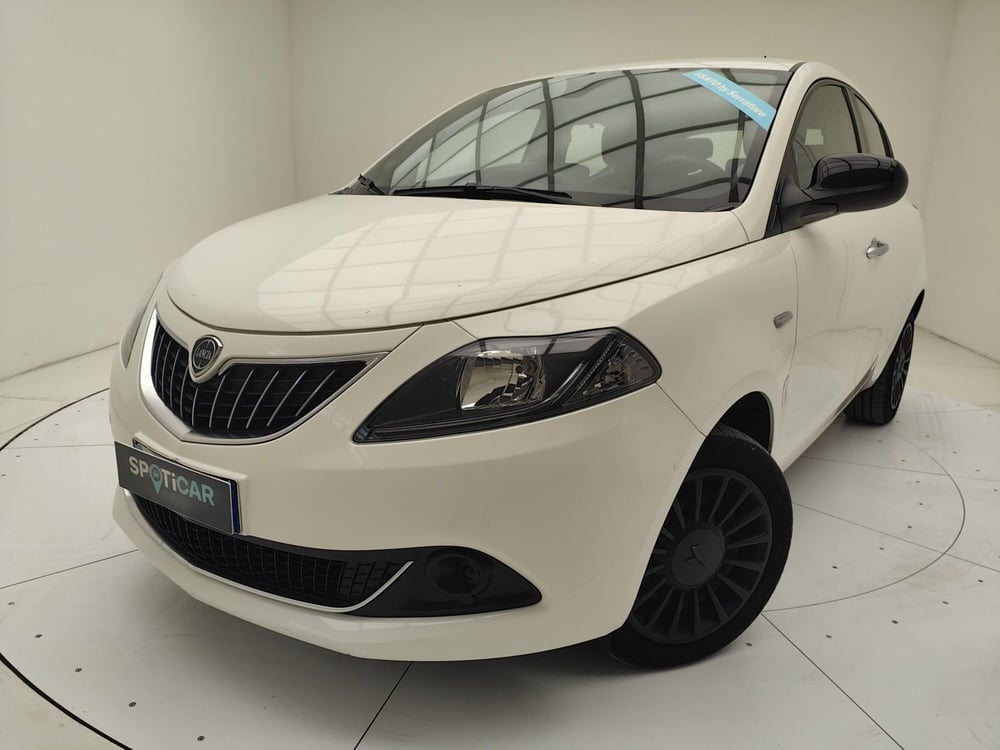 Lancia Ypsilon usata a Como