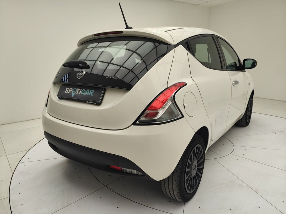 Lancia Ypsilon usata a Como (5)