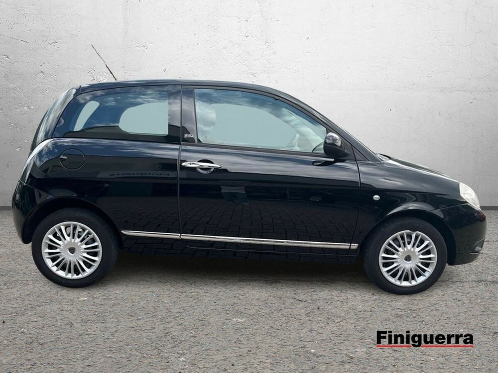 Lancia Ypsilon usata a Sondrio (5)