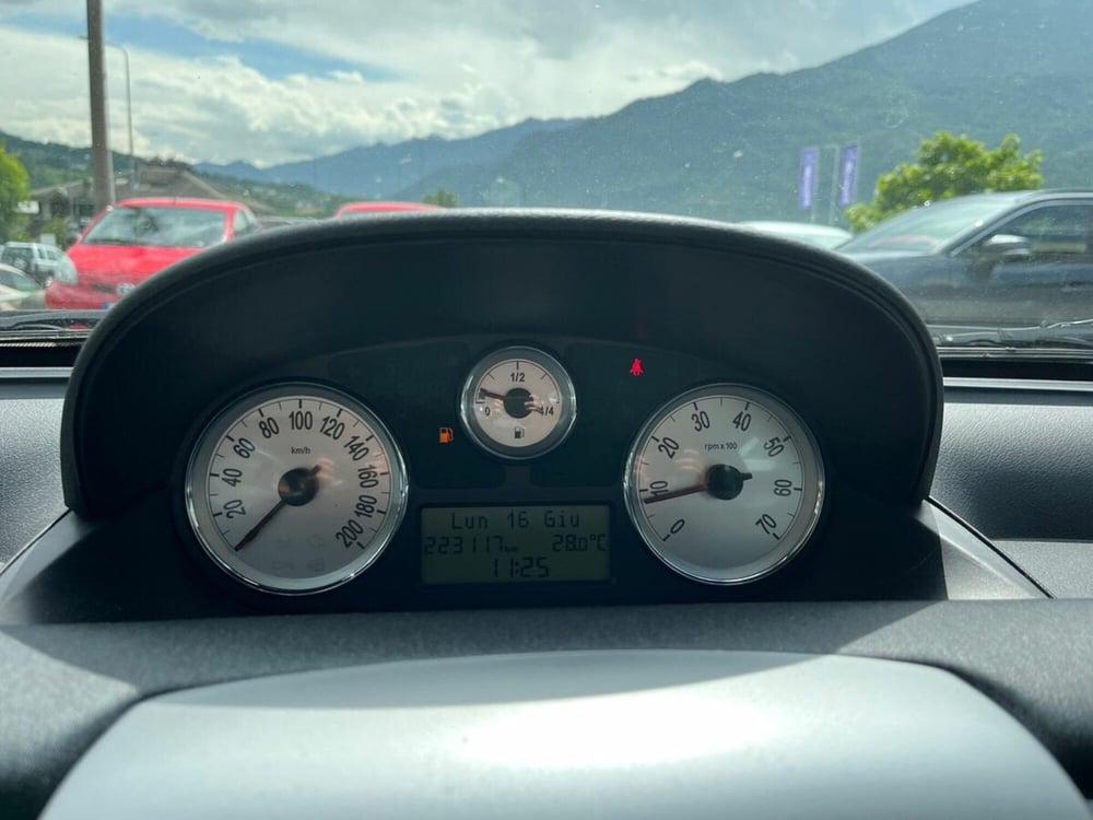 Lancia Ypsilon usata a Sondrio (9)