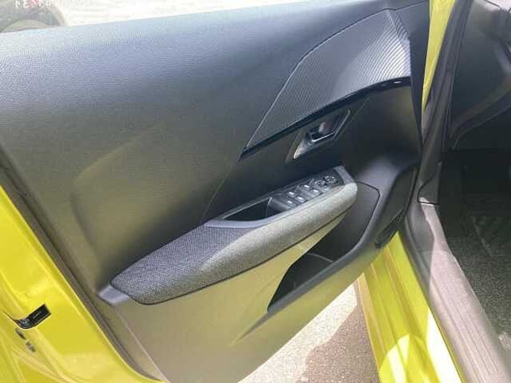 Peugeot 208 nuova a Messina (10)