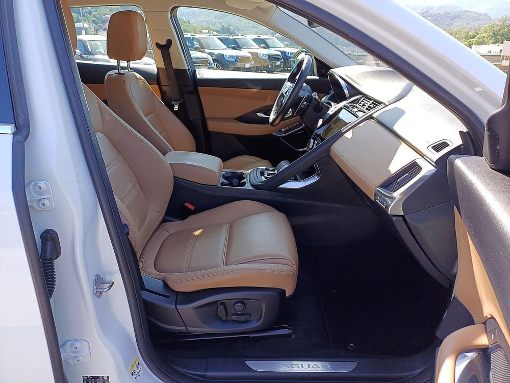 Jaguar E-Pace usata  (10)
