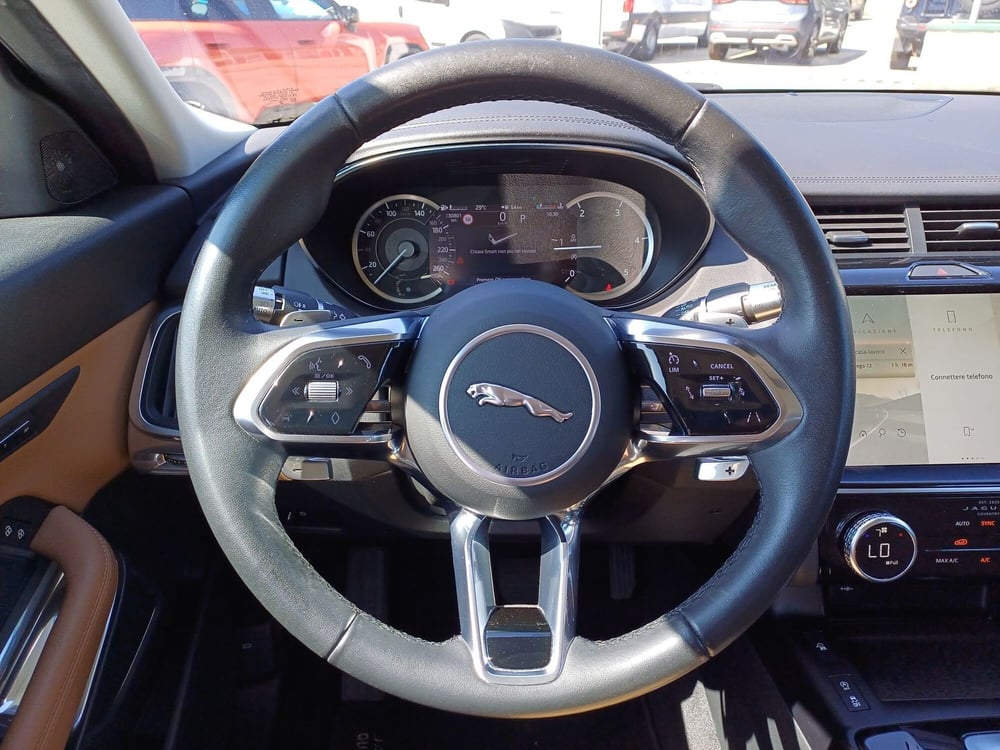 Jaguar E-Pace usata  (16)