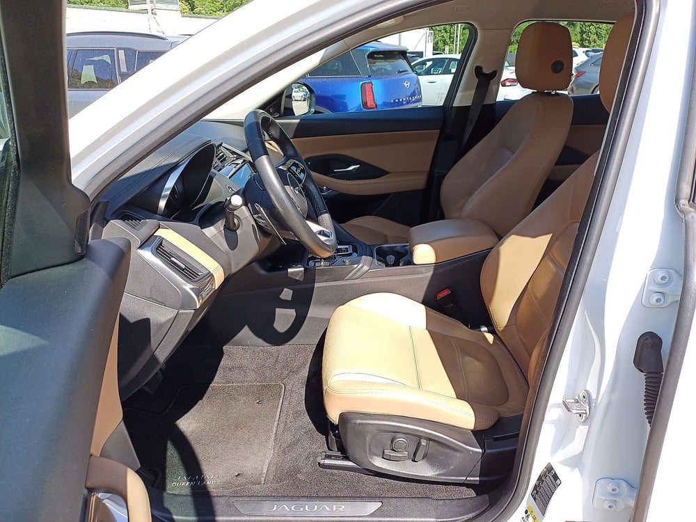 Jaguar E-Pace usata  (6)