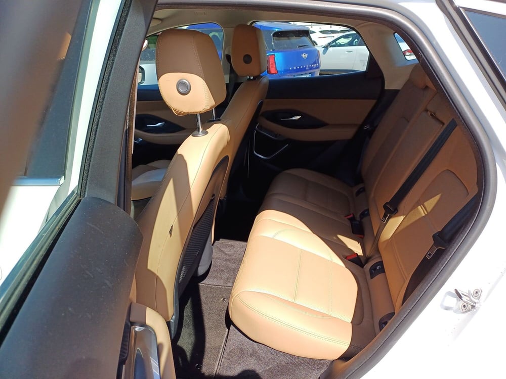 Jaguar E-Pace usata  (7)
