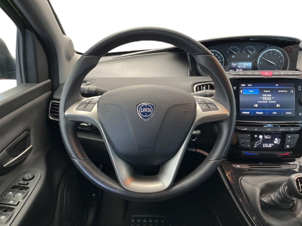 Lancia Ypsilon usata a Torino (12)