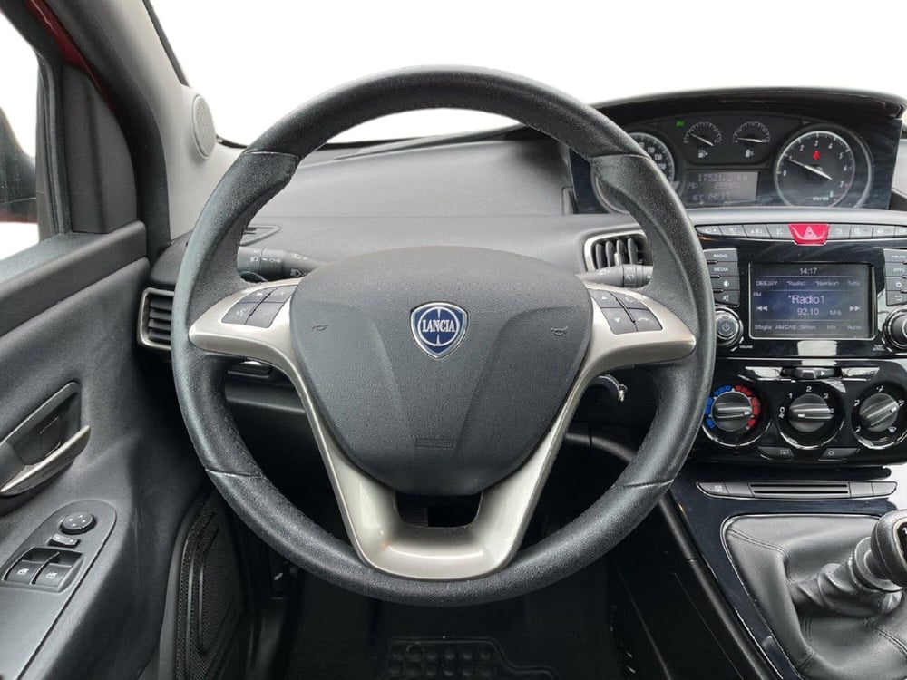 Lancia Ypsilon usata a Torino (11)
