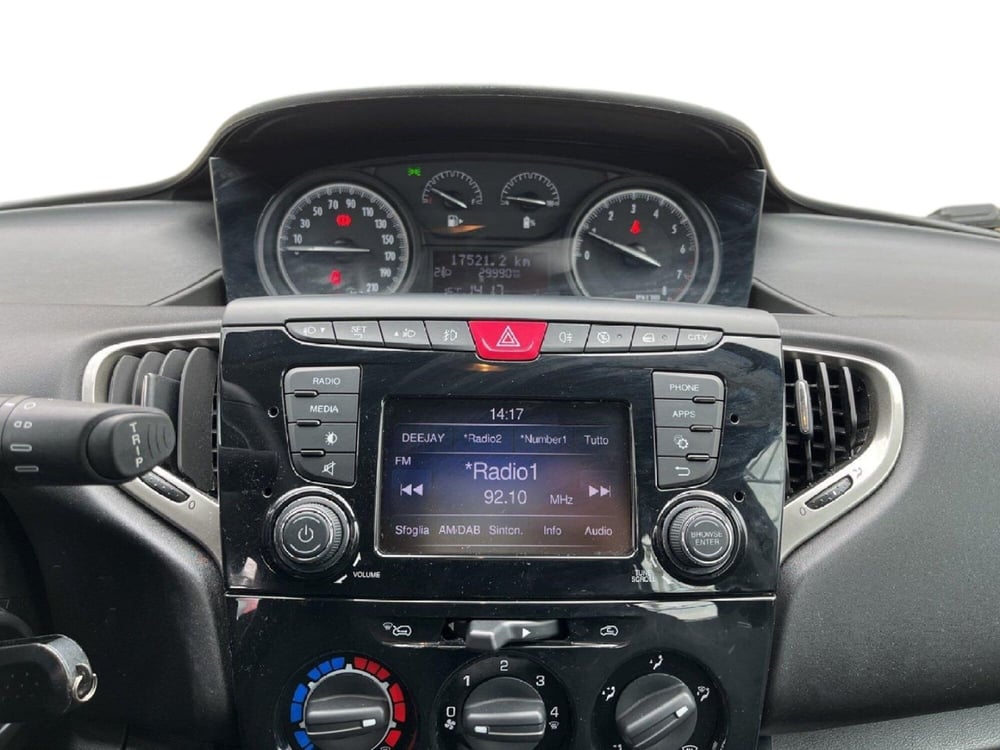 Lancia Ypsilon usata a Torino (12)