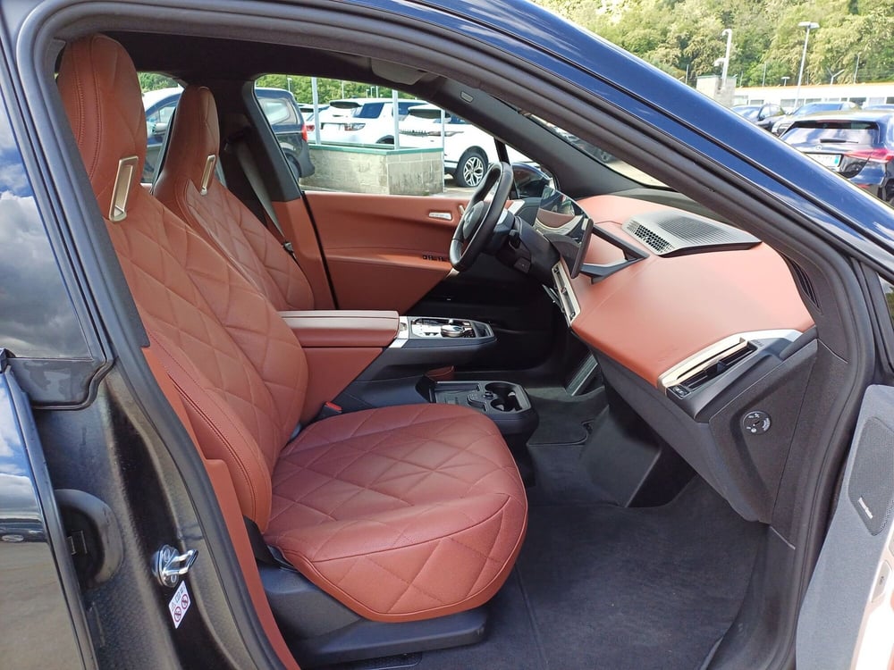 BMW iX usata a Genova (11)