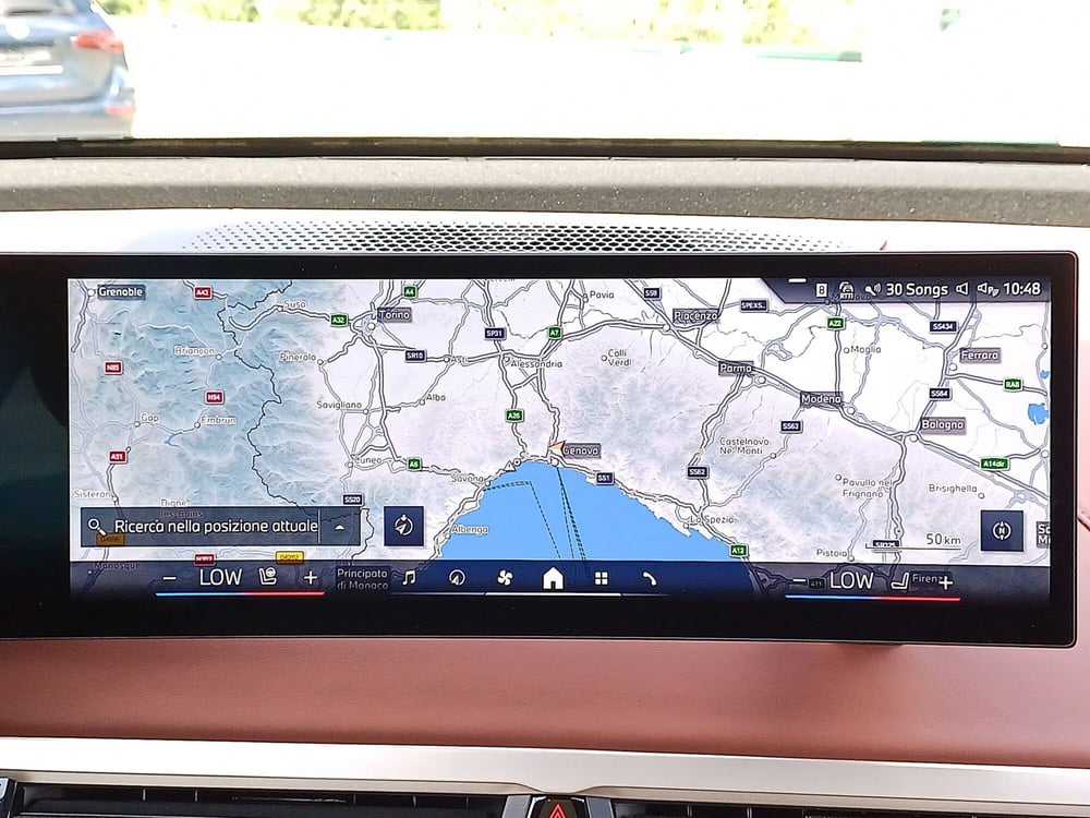 BMW iX usata a Genova (12)