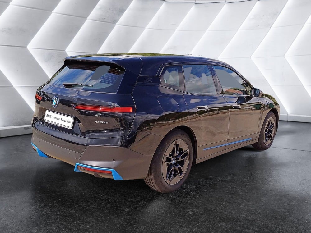 BMW iX usata a Genova (4)