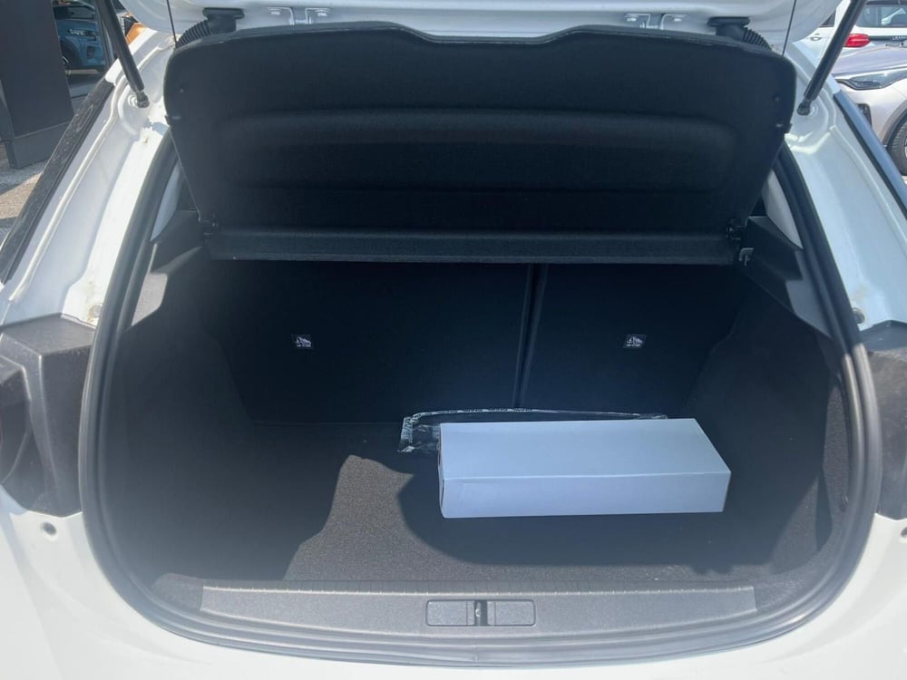 Opel Corsa nuova a Milano (10)
