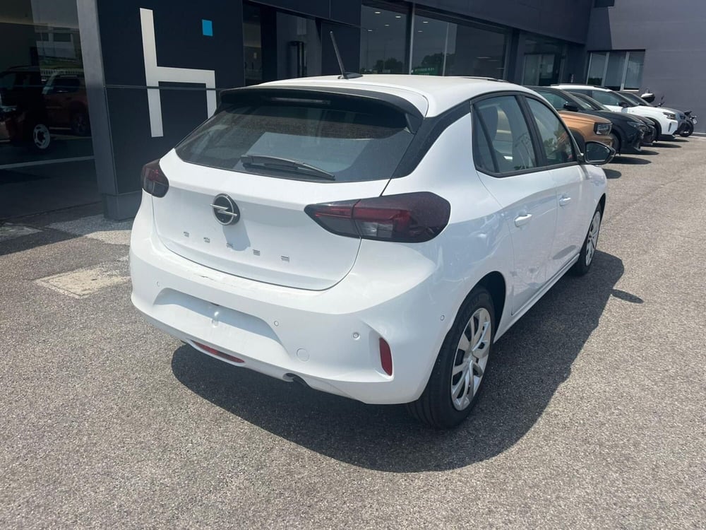 Opel Corsa nuova a Milano (7)