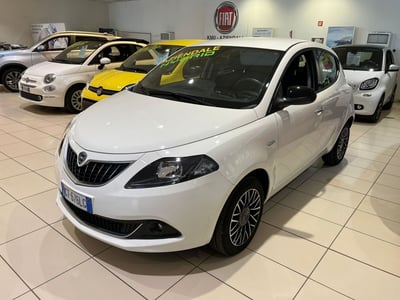 Lancia Ypsilon 1.0 FireFly 5 porte S&amp;S Hybrid Gold Plus del 2024 usata a Milano