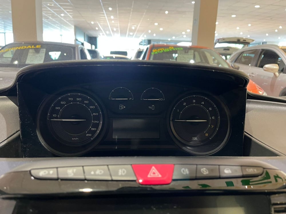 Lancia Ypsilon usata a Milano (19)