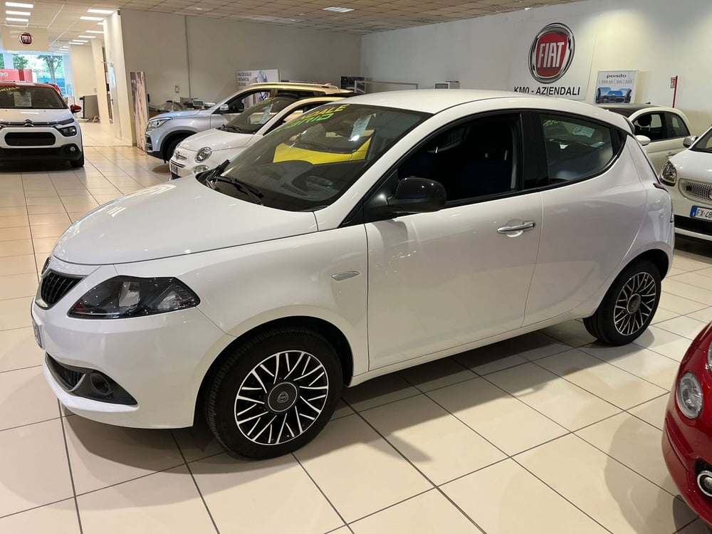 Lancia Ypsilon usata a Milano (4)