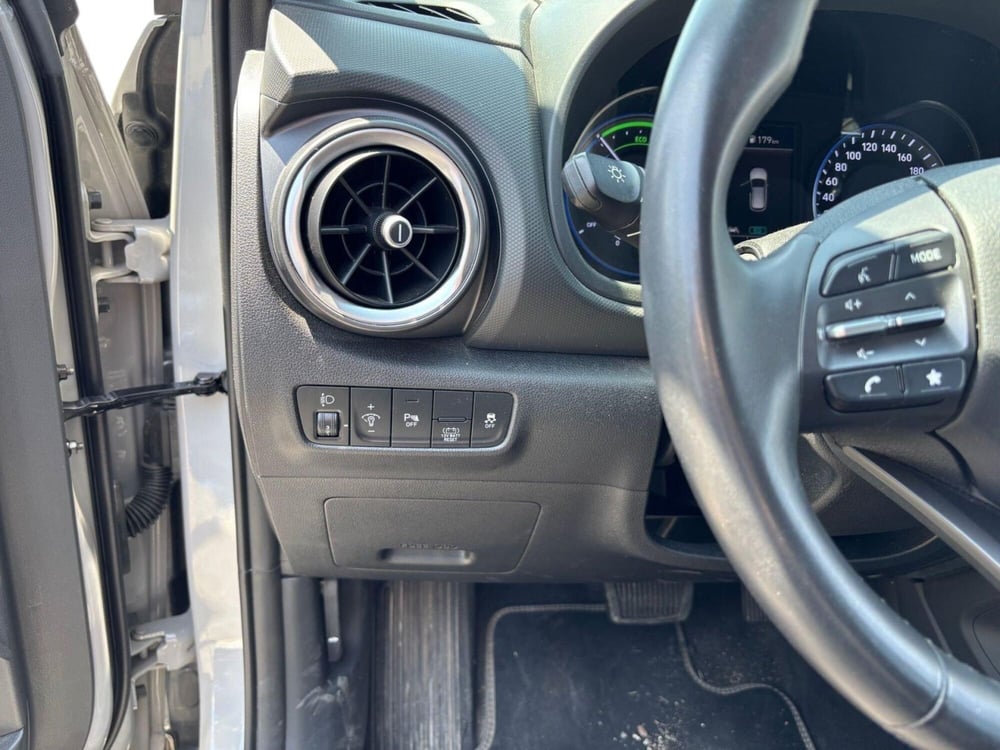 Hyundai Kona usata a Lucca (17)