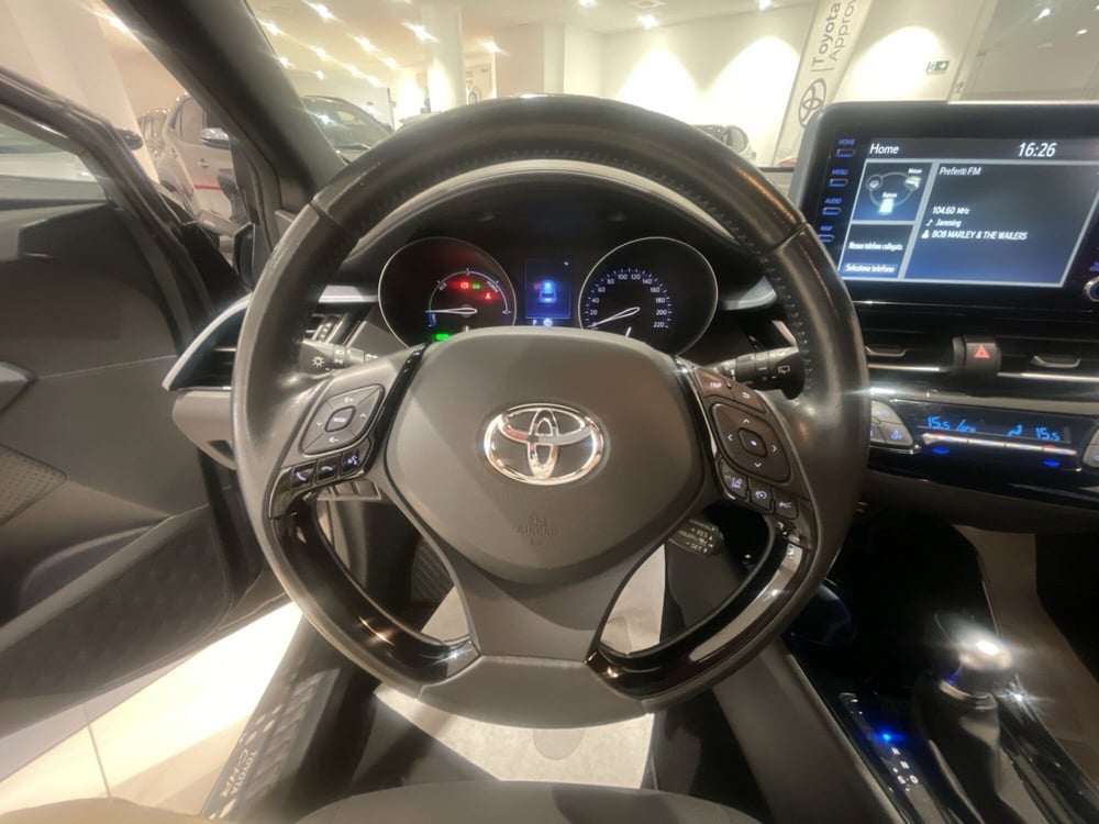 Toyota Toyota C-HR usata a Catania (11)