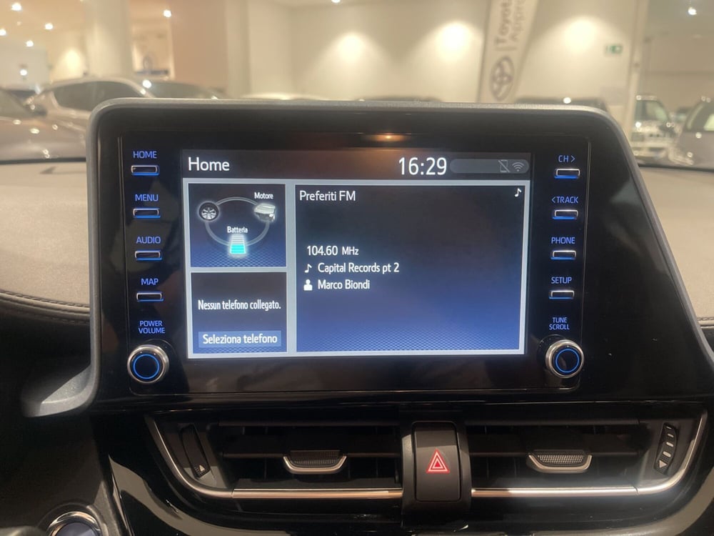 Toyota Toyota C-HR usata a Catania (13)
