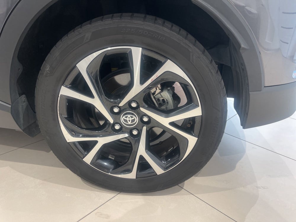 Toyota Toyota C-HR usata a Catania (6)