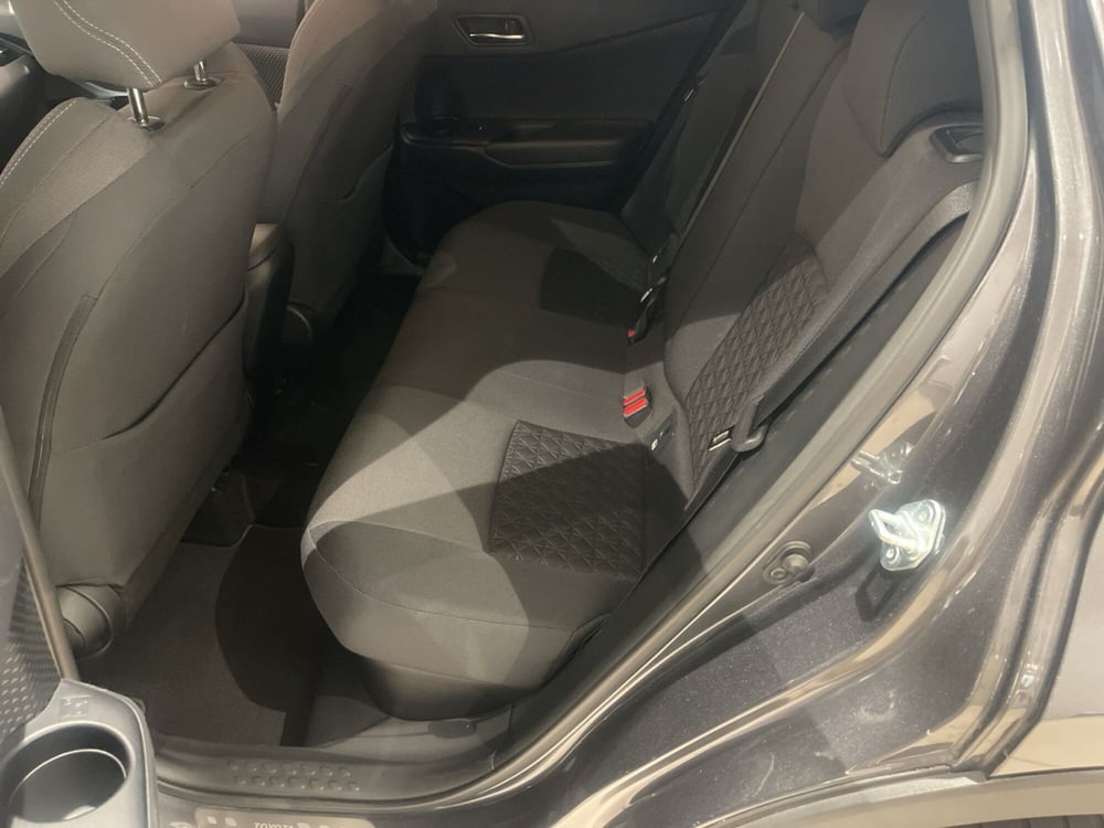 Toyota Toyota C-HR usata a Catania (8)