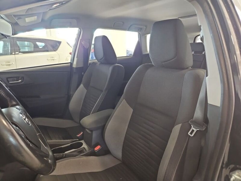 Toyota Auris Station Wagon usata a Vicenza (9)