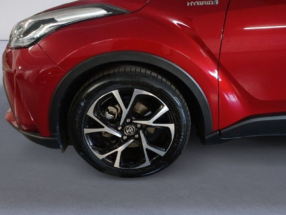 Toyota Toyota C-HR usata a Milano (11)