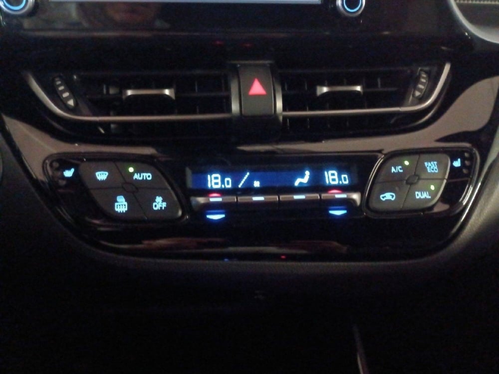 Toyota Toyota C-HR usata a Milano (15)
