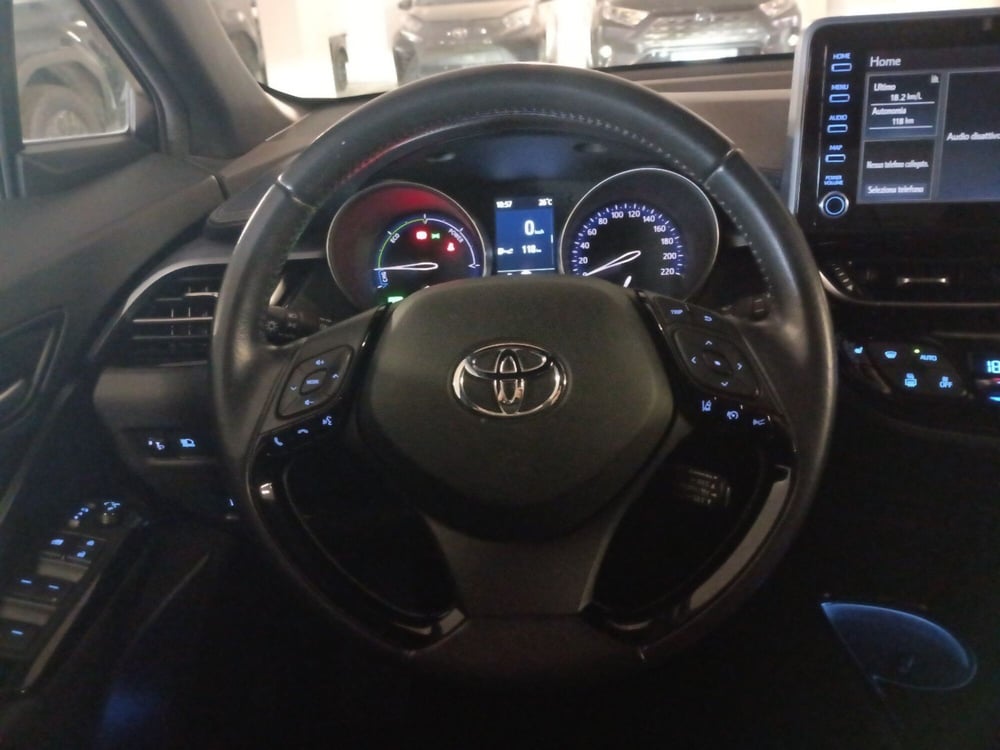Toyota Toyota C-HR usata a Milano (18)