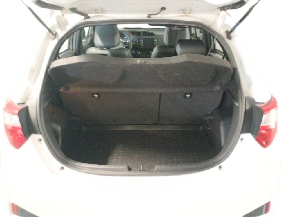 Toyota Yaris usata a Milano (12)