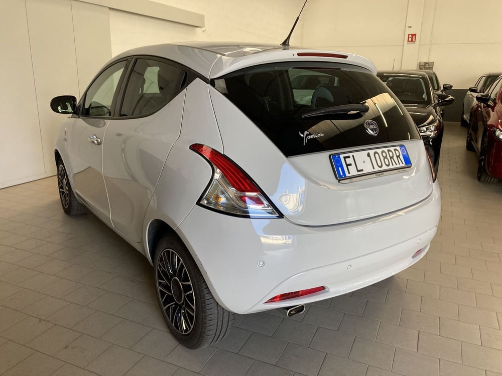 Lancia Ypsilon usata a Pavia (2)