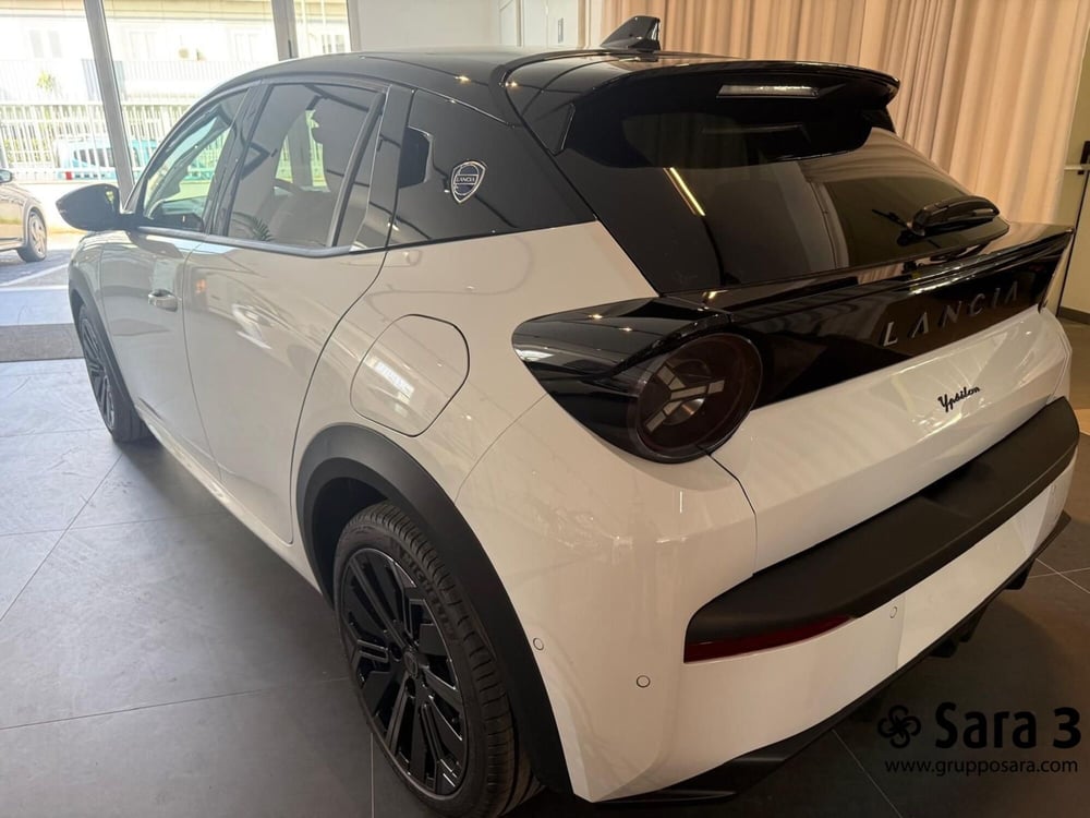 Lancia Ypsilon nuova a Benevento (6)