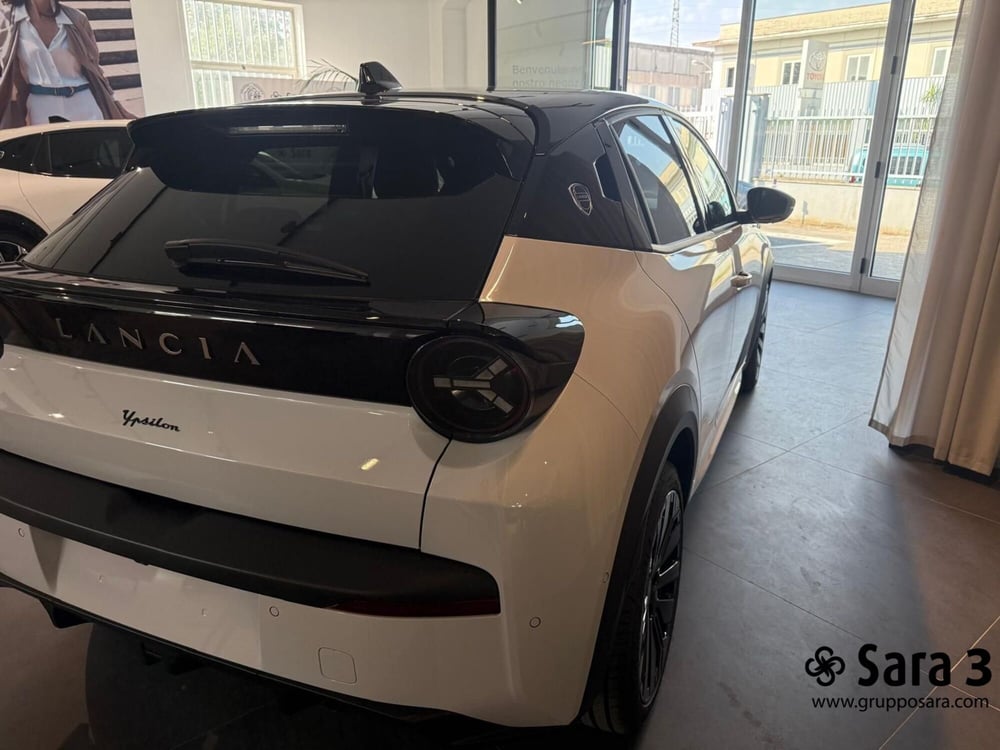 Lancia Ypsilon nuova a Benevento (7)