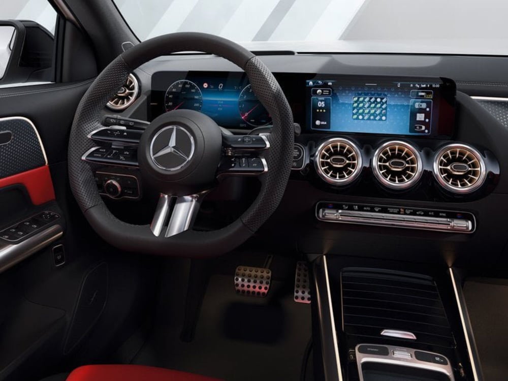 Mercedes-Benz GLA SUV nuova a Siena (3)