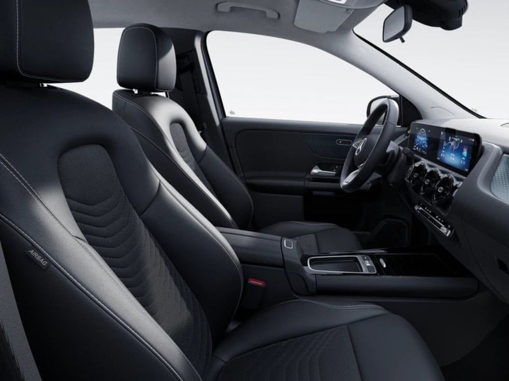 Mercedes-Benz GLA SUV nuova a Siena (6)