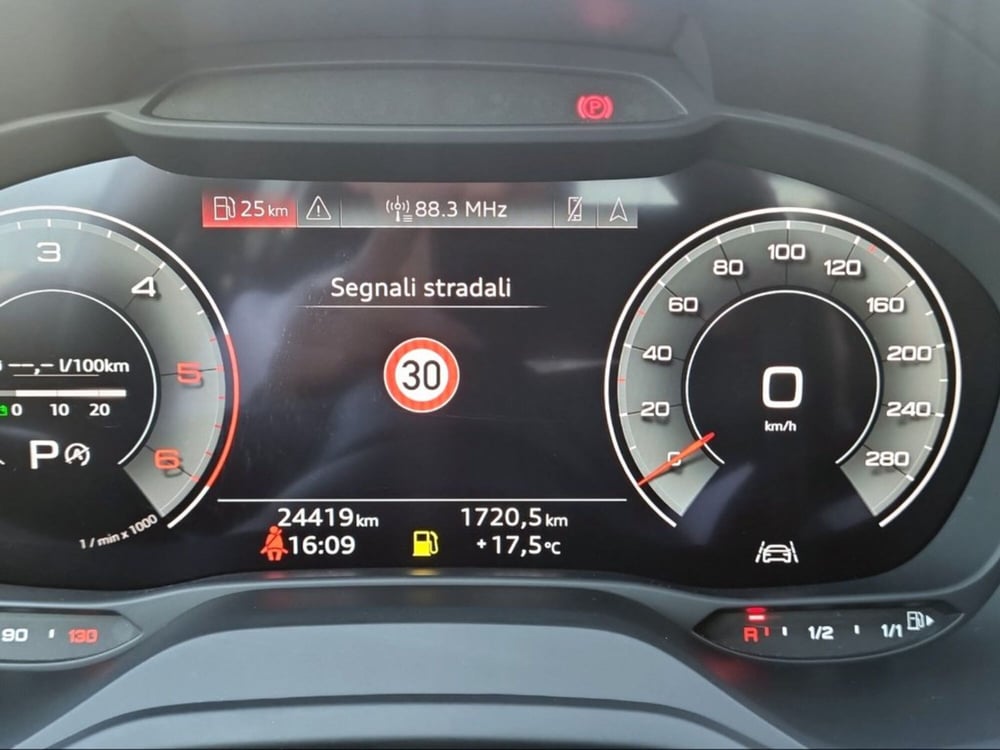 Audi Q2 usata a Grosseto (7)