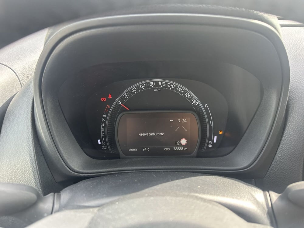 Toyota Aygo X usata a Milano (18)